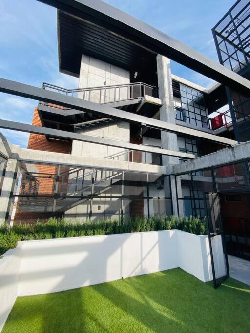 Luxurious And Modern In North Zone *